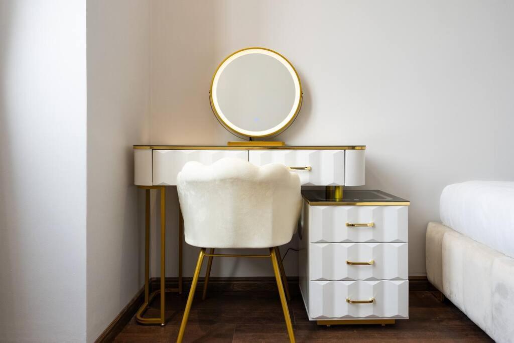 The Rixx Minimalism Apartment@ Ben Thanh/3bedrooms Căn hộ *